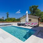 Manera By Interhome