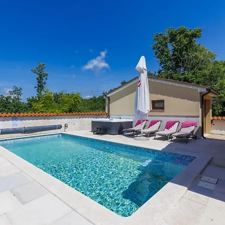 Manera By Interhome