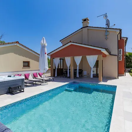 Manera By Interhome